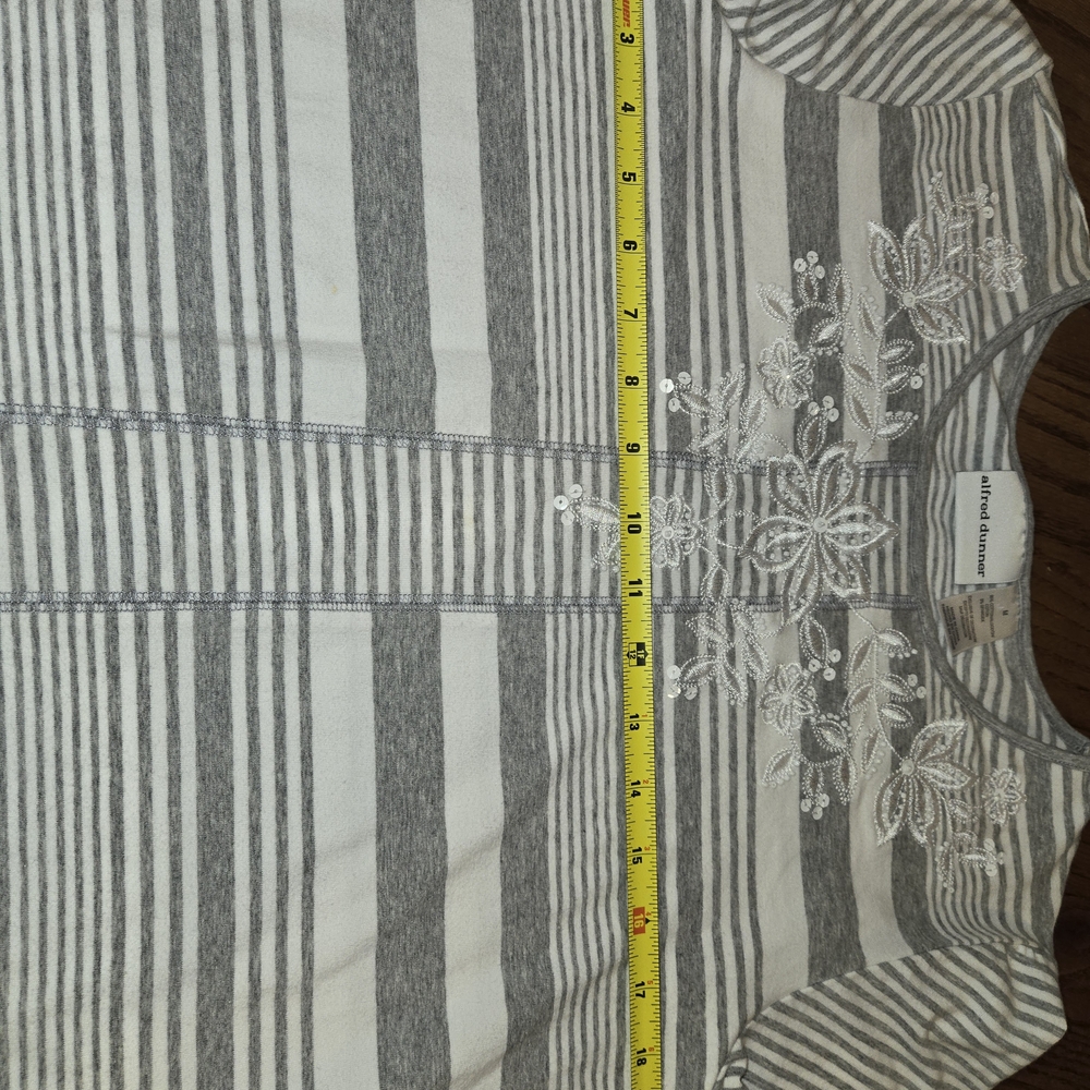 Alfred Dunner Gray Striped Women's Top Size Medium - Picture 4 of 6